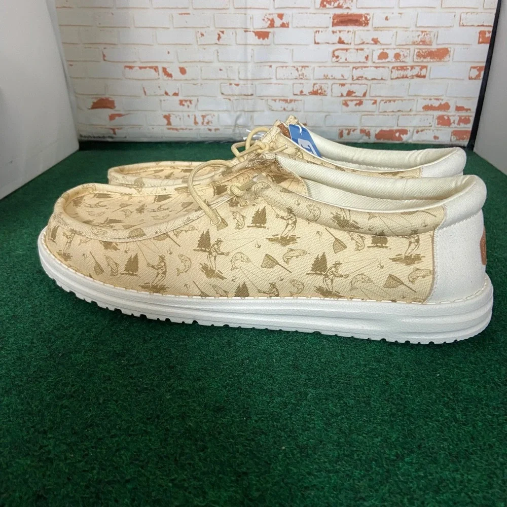 Hey Dude Wally Fly Fishing Mens 15 Tan Egret Novelty Print Slip On Loafers 45724